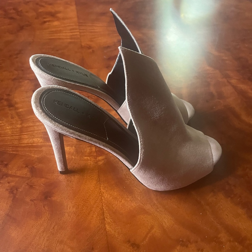 Kendall And Kyle Heels - image 2
